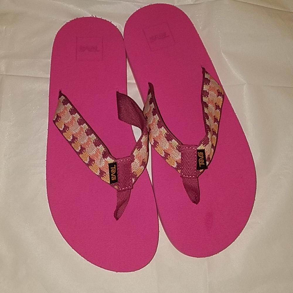NWOT Teva Flip Flops